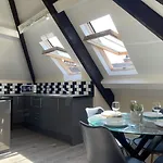 Bridge Luxury شقة ويتبي
