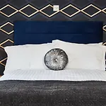 Bridge Luxury * ウィットビー