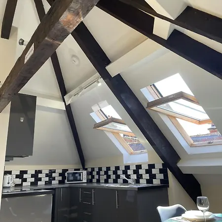Bridge Luxury Apartment *