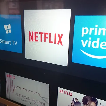 Bridge Luxury 아파트 휫비