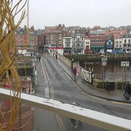 Bridge Luxury * Whitby