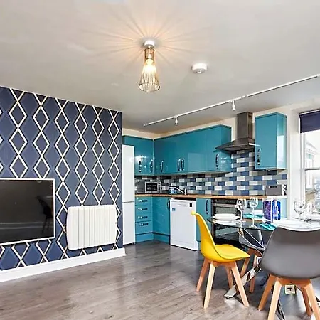 Bridge Luxury Apartment Whitby