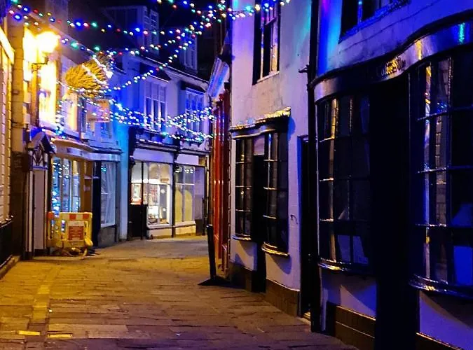 Bridge Luxury * Whitby