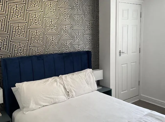 Bridge Luxury Apartment *