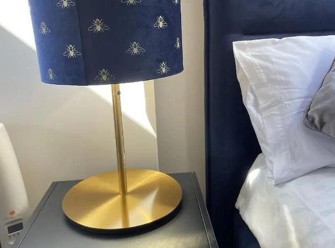 Bridge Luxury Apartment Whitby